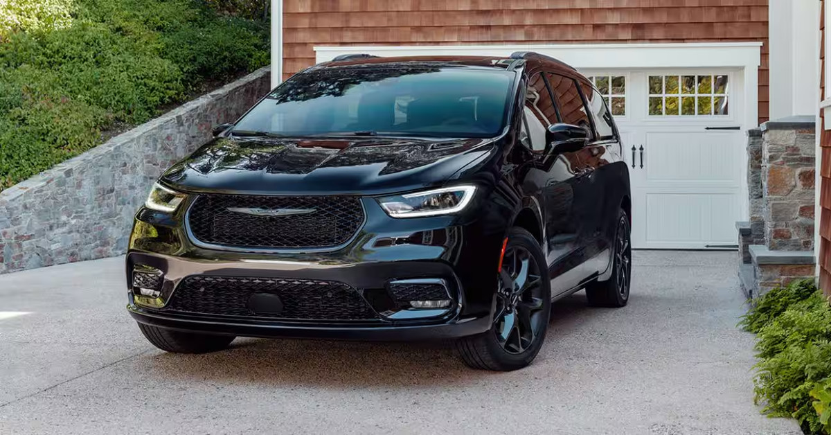 A fully electric Chrysler Pacifica is in the works