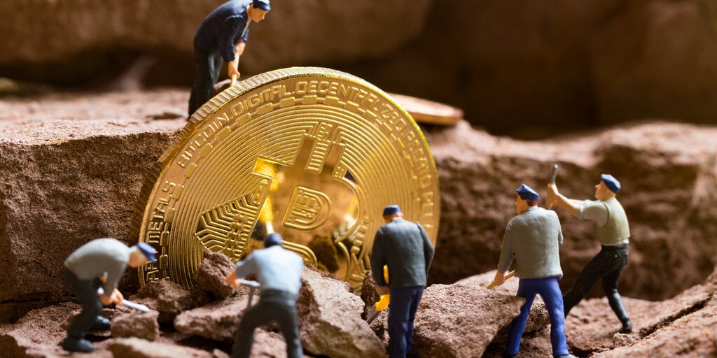 Bitcoin Mining Revenue Rises as Public Firms Reap Sizable Stock Gains: JP Morgan