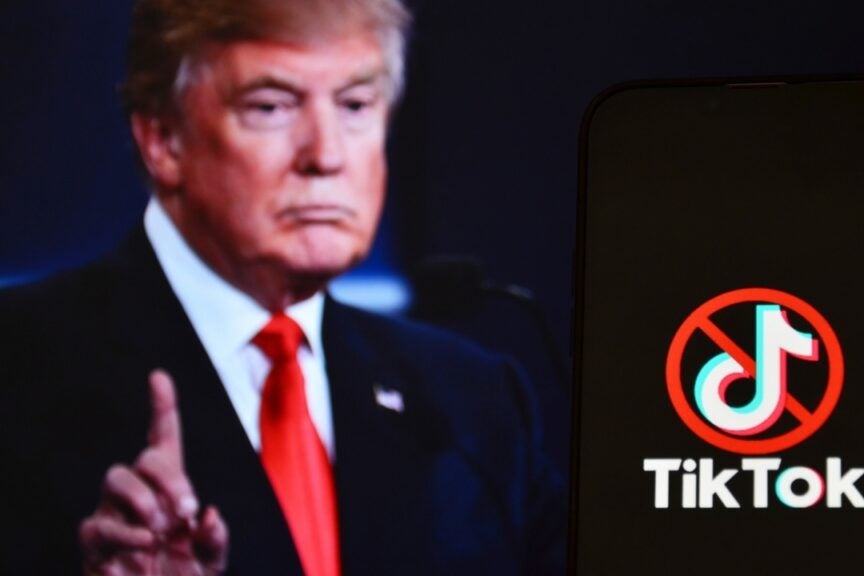 Trump Open To Elon Musk Or Larry Ellison Buying TikTok: Calls US Permit Key To $1 Trillion Valuation - Alphabet (NASDAQ:GOOG), Apple (NASDAQ:AAPL)