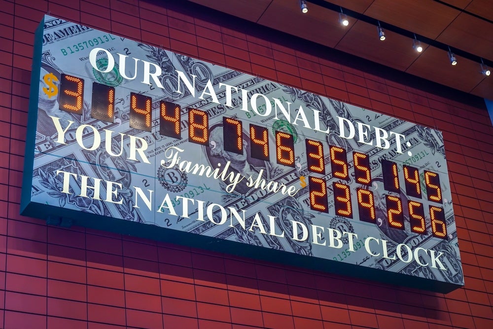 Bill Ackman Slams Subsidies For Contributing To $37 Trillion National Debt, Hails Trump's Drug Price Order - Invesco QQQ Trust, Series 1 (NASDAQ:QQQ), SPDR S&P 500 (ARCA:SPY)