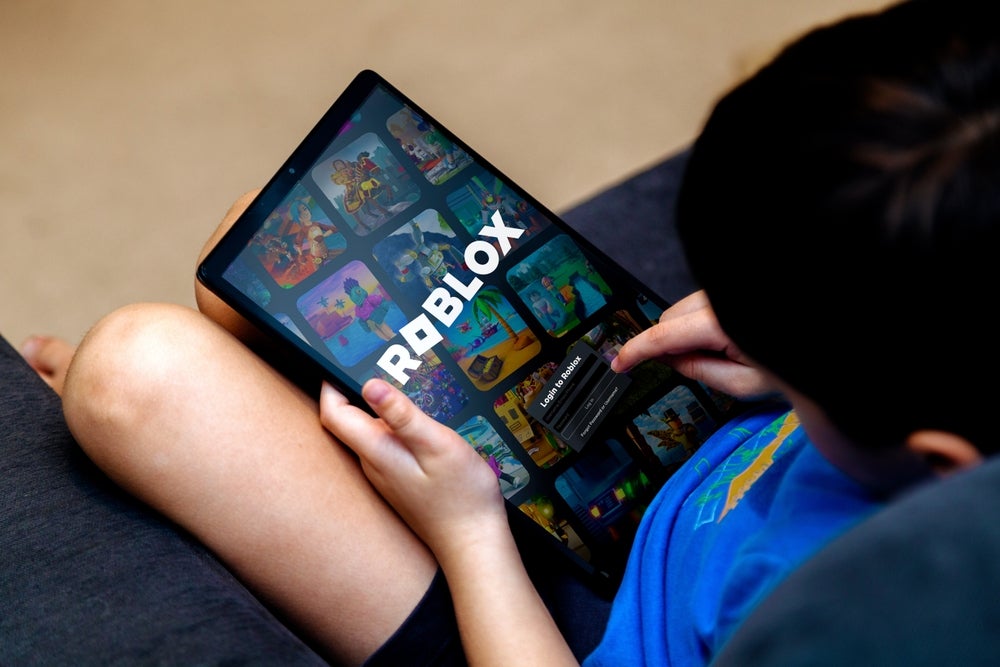 Roblox Plots Aggressive Expansion With AI And Brand Partnerships — Sees Path To 10% Of Gaming Market - Roblox (NYSE:RBLX), Electronic Arts (NASDAQ:EA)