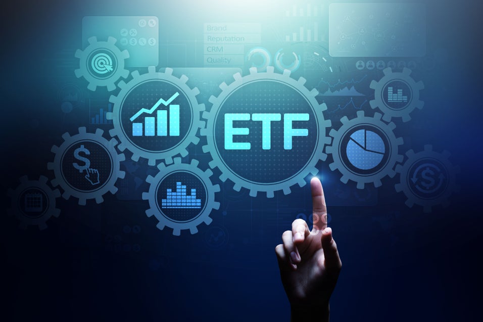 Crash-Proof Investing? New Innovator ETF Promises Downside Buffer - Innovator ETFs Trust Innovator Equity Defined Protection ETF - 1 Yr June (BATS:ZJUN)