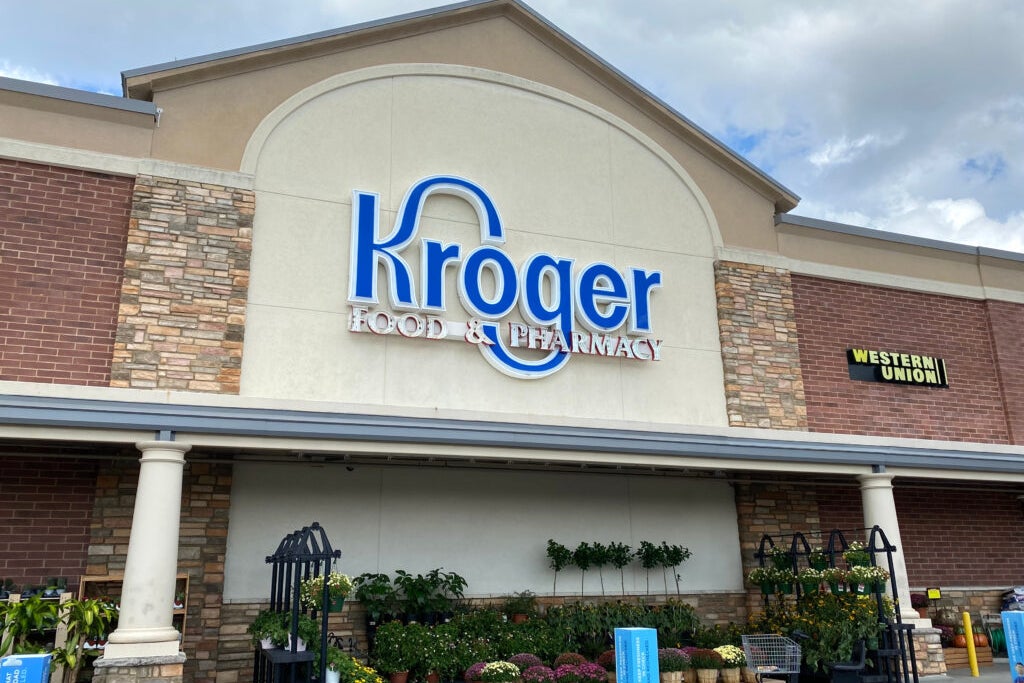 Top Wall Street Forecasters Revamp Kroger Expectations Ahead Of Q1 Earnings - Kroger (NYSE:KR)